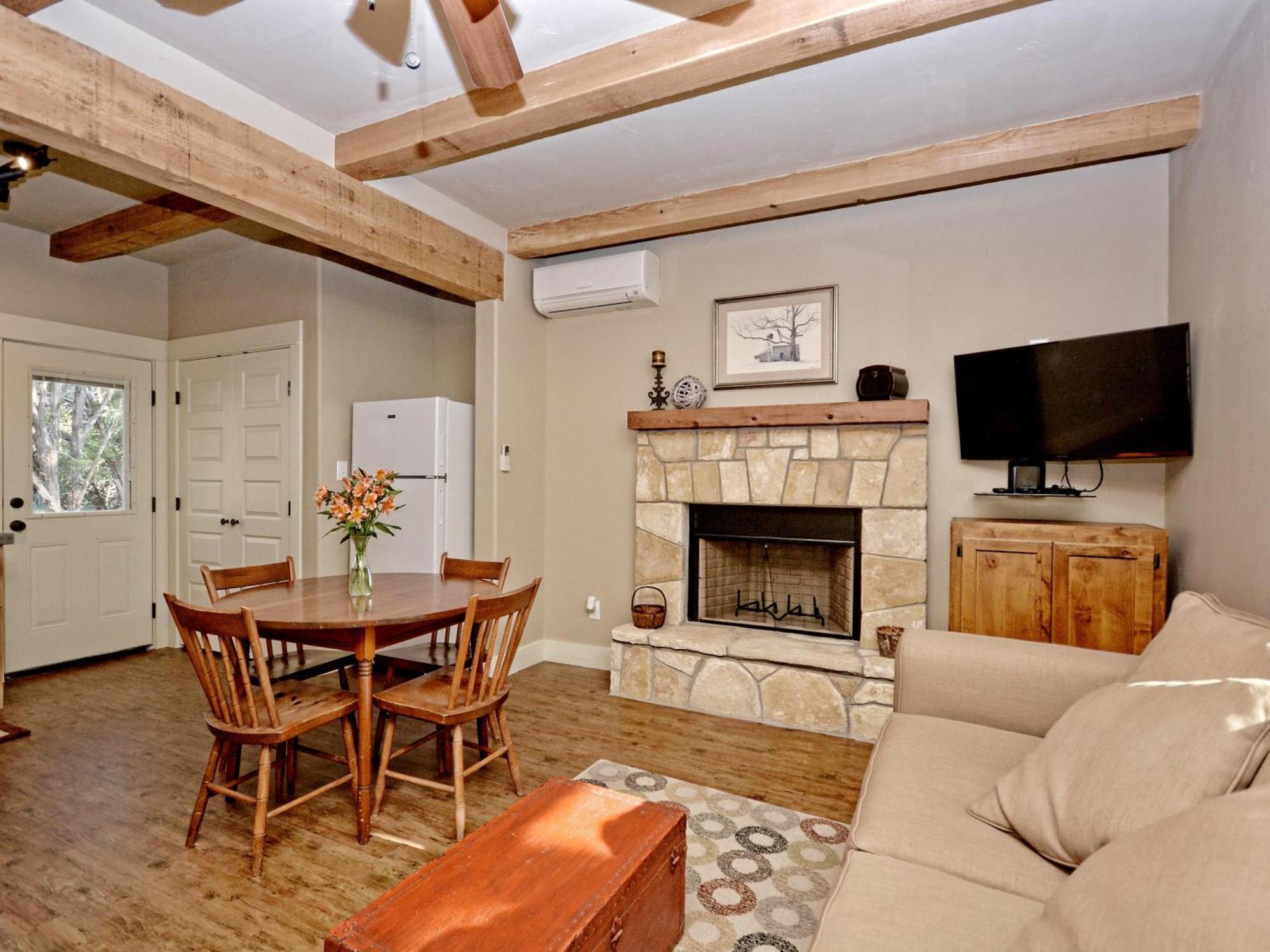 Cabins At Flite Acres - Mountain Laurel Wimberley Buitenkant foto