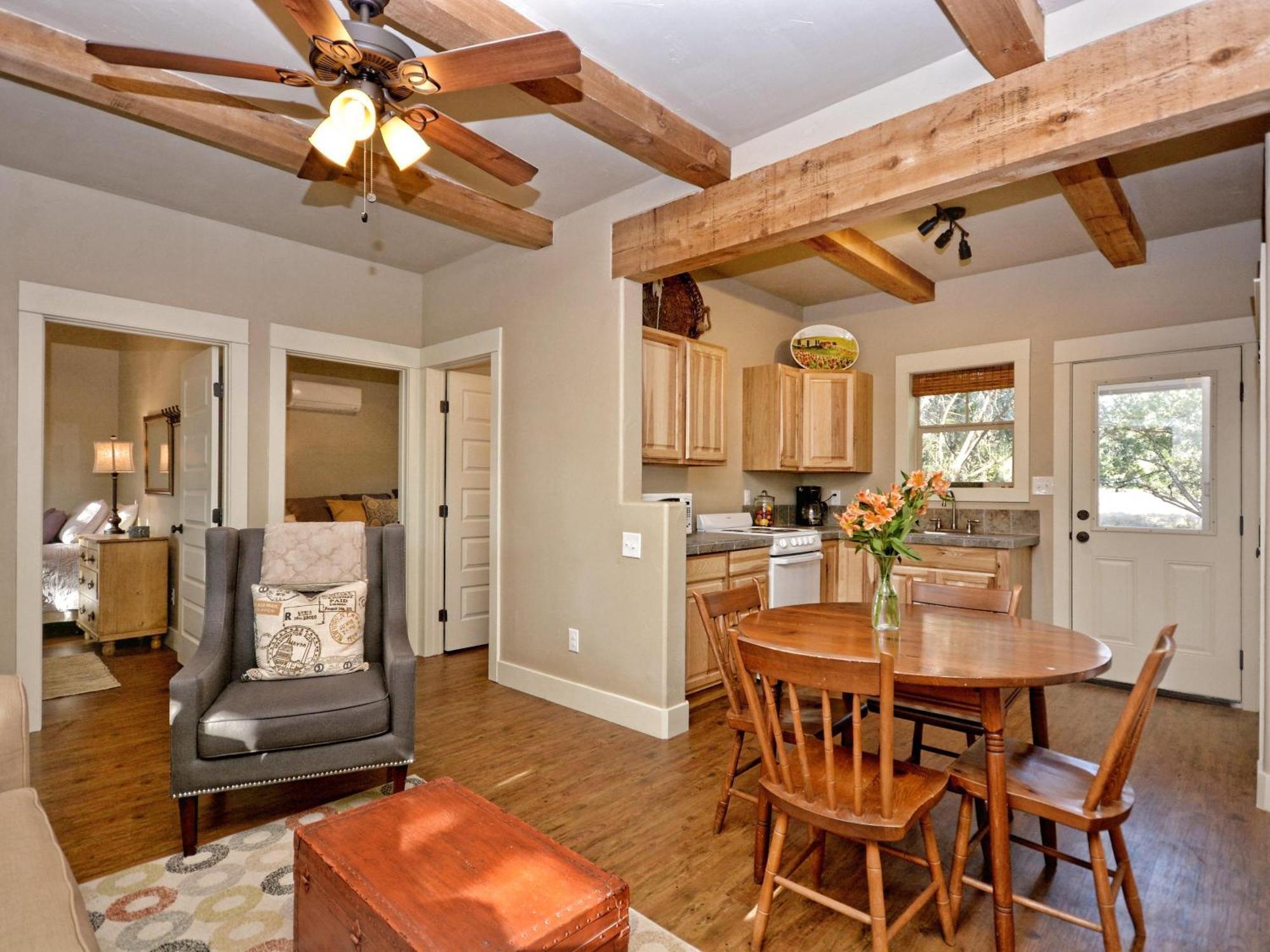 Cabins At Flite Acres - Mountain Laurel Wimberley Buitenkant foto